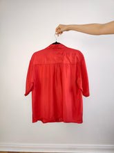 Load image into Gallery viewer, The Silk Red Plain Short Sleeve Blouse | Vintage silk Jay Nordway shirt women M-L
