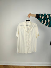 Load image into Gallery viewer, The Silk Cream Plain Short Sleeve Blouse | Vintage Cherie Salso Maggione shirt white ivory creme beige women M
