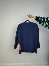 Lade das Bild in den Galerie-Viewer, Der Iceberg Sport Eisstrickpullover | Vintage Designer Iceberg Stickerei besticktes Sweatshirt Pullover Pullover blau rosa Damen M
