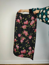 Load image into Gallery viewer, The Linen Black Rose Long Skirt | Vintage Bryna M flower floral print pattern maxi black red DE44 I50 M-L
