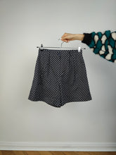 Load image into Gallery viewer, The Blue White Flower Pattern Shorts | Vintage Giorgio Valeri made in Italy floral print navy blue shorts IT46 S
