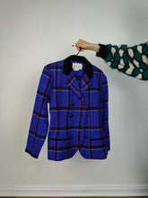 Load image into Gallery viewer, The Blue Purple Tartan Check Blazer | Vintage Dani Max Lois Snyder velvet collar purple checker print pattern plaid jacket S
