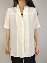 Load image into Gallery viewer, The Silk Cream Plain Short Sleeve Blouse | Vintage Cherie Salso Maggione shirt white ivory creme beige women M
