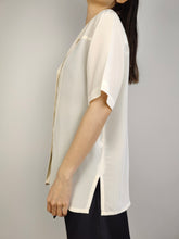 Load image into Gallery viewer, The Silk Cream Plain Short Sleeve Blouse | Vintage Cherie Salso Maggione shirt white ivory creme beige women M
