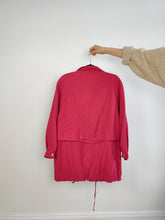 Lade das Bild in den Galerie-Viewer, Der pinkfarbene Frühlings-Parka-Mantel | Vintage übergroße mittellange Sommer-Magenta-Jacke SM
