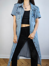 Lade das Bild in den Galerie-Viewer, Das hellblaue Maxi-Jeanskleid | Vintage 90er Jahre blaue Jeans Frühling Sommer langes enges Kurzarm-Hemdkleid S
