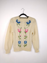 Load image into Gallery viewer, Vintage wool blend flower floral cream beige cable knit sweater knitted jumper pullover S
