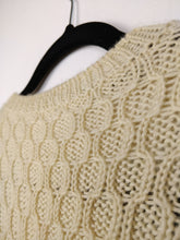 Load image into Gallery viewer, Vintage wool blend flower floral cream beige cable knit sweater knitted jumper pullover S

