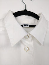 Load image into Gallery viewer, The White Butterfly | Vintage embroidery cotton plain animal shirt blouse M
