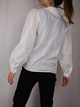 Load image into Gallery viewer, The White Dahlia | Vintage cottagecore embroidery cotton balloon sleeve blouse XS

