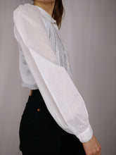 Load image into Gallery viewer, The White Dahlia | Vintage cottagecore embroidery cotton balloon sleeve blouse XS
