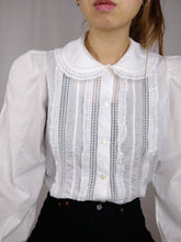 Load image into Gallery viewer, The White Dahlia | Vintage cottagecore embroidery cotton balloon sleeve blouse XS

