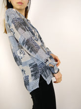 Load image into Gallery viewer, The Blue Print | Vintage pattern floral pattern blue grey blouse M
