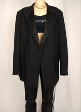 Load image into Gallery viewer, The Black Out | Vintage wool Fraizzoli black plain blazer jacket L-XL
