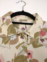 Load image into Gallery viewer, The Floral Beige | Vintage flower pattern cream long sleeve blouse M
