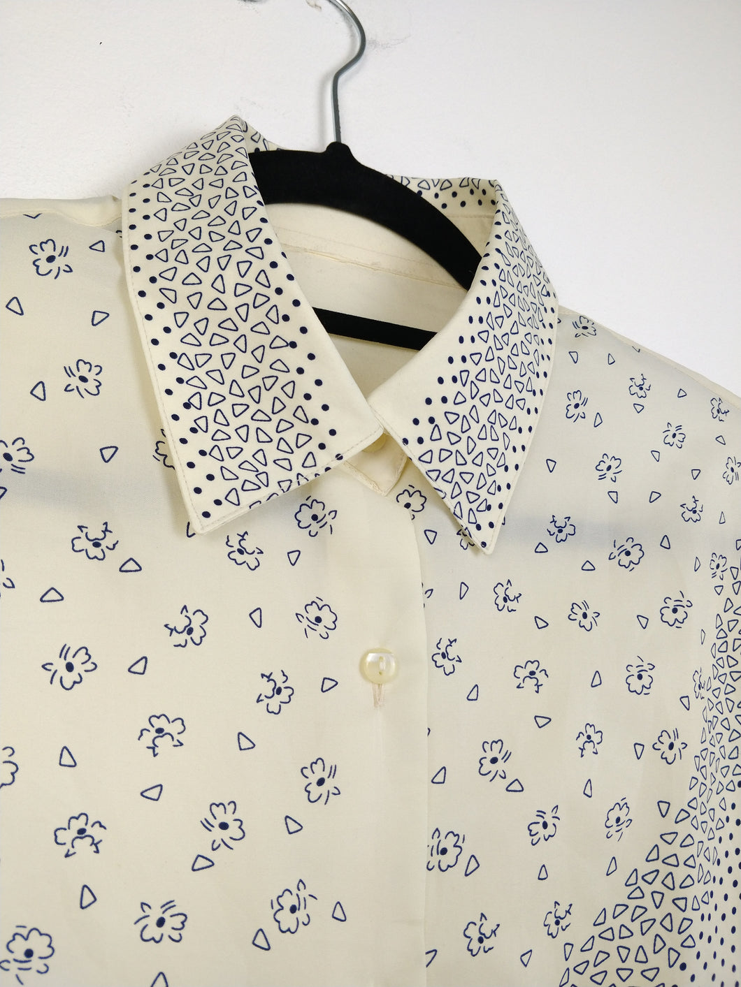 Das cremig-blumige | Vintage weiße Bluse mit cremefarbenem Muster ML