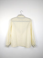 Load image into Gallery viewer, The Creamy Floral | Vintage white cream pattern blouse M-L
