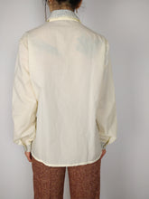 Load image into Gallery viewer, The Creamy Floral | Vintage white cream pattern blouse M-L
