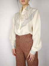 Load image into Gallery viewer, The Creamy Floral | Vintage white cream pattern blouse M-L
