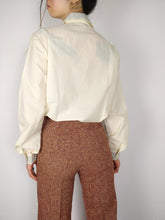 Load image into Gallery viewer, The Creamy Floral | Vintage white cream pattern blouse M-L
