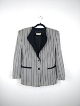 Lade das Bild in den Galerie-Viewer, Der graue Blazer | Vintage Wolle grau schwarz gestreift Donnaluna Blazerjacke M
