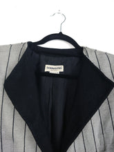 Lade das Bild in den Galerie-Viewer, Der graue Blazer | Vintage Wolle grau schwarz gestreift Donnaluna Blazerjacke M
