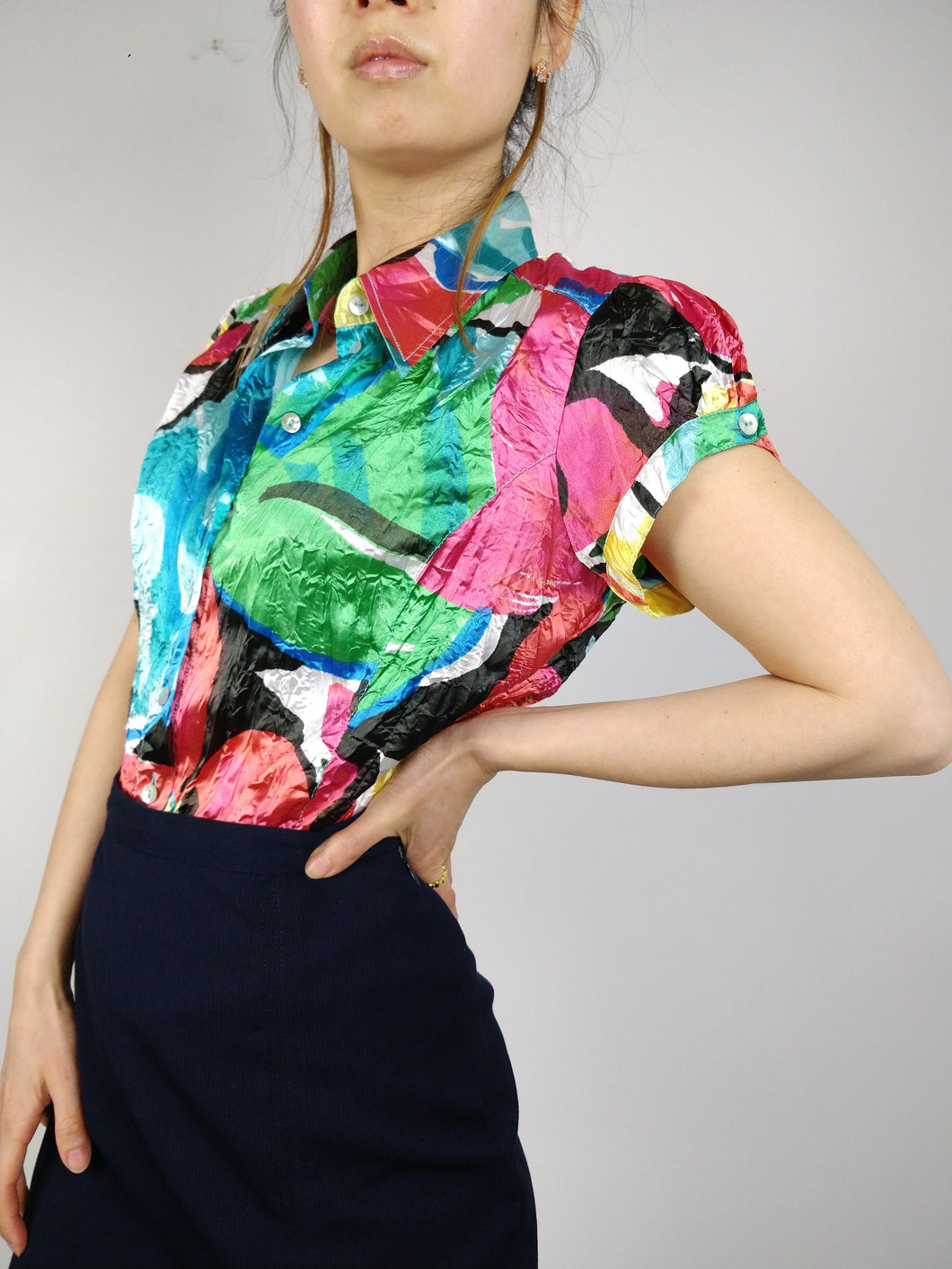 The Sugar Shine | Vintage pattern shiny crinkle colorful short sleeve blouse S