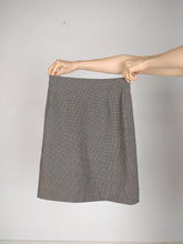 Load image into Gallery viewer, Second hand Max &amp; Co wool brown checker pattern pencil skirt 36 S
