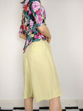 Load image into Gallery viewer, The Silk Culottes | Vintage 90s silk yellow culottes shorts Yessica 42 M-L
