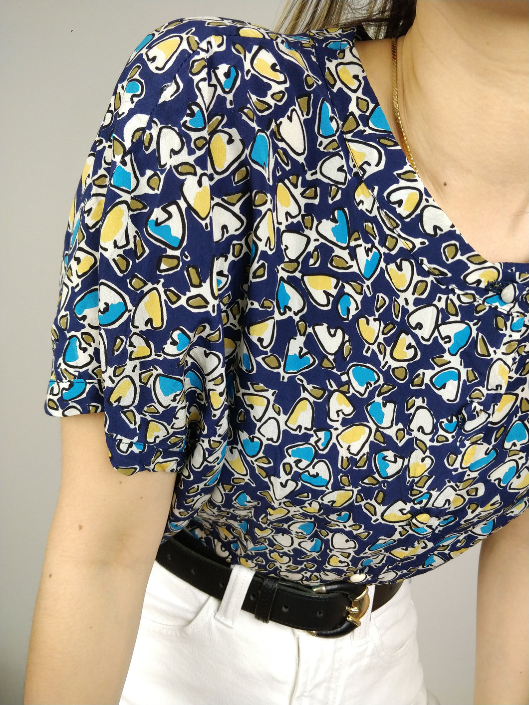 The Heart Breaker | Vintage crazy pattern hearts blue yellow short sleeve shirt blouse M