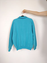 Lade das Bild in den Galerie-Viewer, Das Sky Sweatshirt | Vintage Polokragen leuchtend blau Sweatshirt Stickerei erster Pullover Pullover ML
