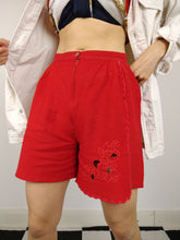 Load image into Gallery viewer, The Red Linen | Vintage linen shorts embroidery floral flower red XS
