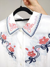 Load image into Gallery viewer, The Embroidery Blouse | Vintage white pink floral embroidery short sleeve blouse M-L
