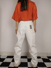 Lade das Bild in den Galerie-Viewer, Die weißen Jeans | Vintage weiße Mom-Jeanshose aus Denim mit hoher Taille, Größe ML
