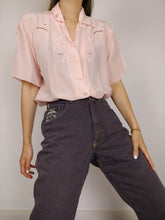 Load image into Gallery viewer, The Pink Silk | Vintage blouse shirt embroidery plain pink short sleeve S-M
