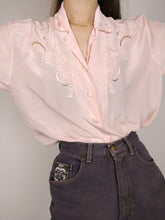 Load image into Gallery viewer, The Pink Silk | Vintage blouse shirt embroidery plain pink short sleeve S-M
