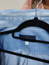Lade das Bild in den Galerie-Viewer, Das Valentino-Shirt | Vintage Designer Valentino Blue Jeans Denim Herren Unisex Hemd L
