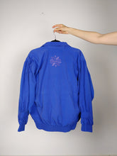 Load image into Gallery viewer, The Blue Lotto | Vintage 90s Lotto blue purple embroidery sport track shell jacket pattern M
