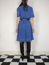 Load image into Gallery viewer, The Cornflower Blue Dress | Vintage blue pattern print midi pleated dress short sleeves M

