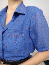 Load image into Gallery viewer, The Cornflower Blue Dress | Vintage blue pattern print midi pleated dress short sleeves M
