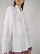 Load image into Gallery viewer, The White Sugar | Vintage blouse statement collar flower floral embroidery romantic feminine L
