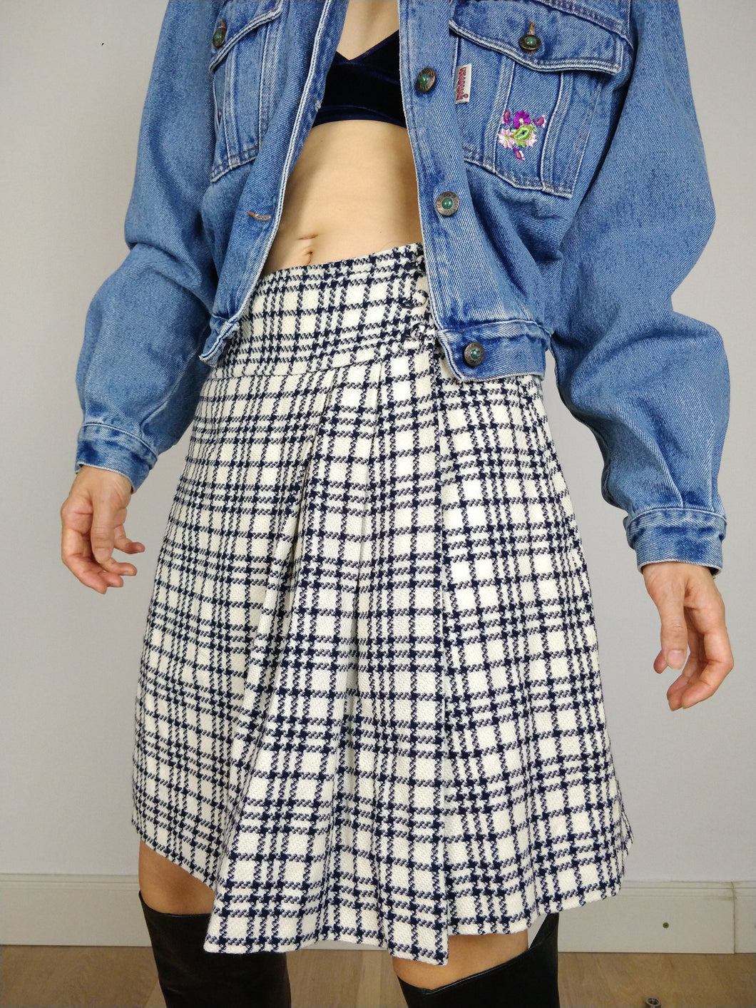 The White Tartan | Vintage wool white cream checker black blue tartan plaid school mid length wrap skirt S