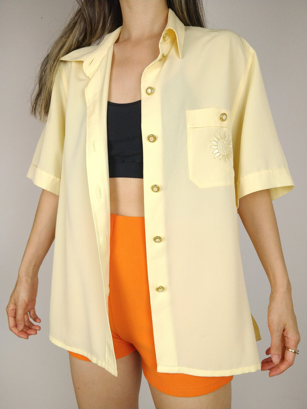 The Sun Shirt | Vintage pastel yellow short sleeve blouse embroidery M-L