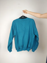 Lade das Bild in den Galerie-Viewer, Das blaue Sweatshirt | Vintage-Pullover, Sweatshirt, Polokragen, Logo-Stickerei, Blau M
