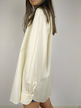 Lade das Bild in den Galerie-Viewer, Das Balmain-Shirt | Vintage-Designer-Balmain-Herrenhemd aus weißer, cremefarbener Baumwolle L-XL
