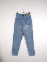 Load image into Gallery viewer, The California Jeans | Vintage high waist blue denim mom jeans pants XS-S
