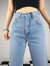 Load image into Gallery viewer, The California Jeans | Vintage high waist blue denim mom jeans pants XS-S
