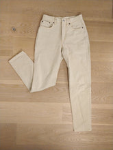 Load image into Gallery viewer, The Beige Replay Jeans | Vintage Replay 401 beige denim jeans pants XS-S W28
