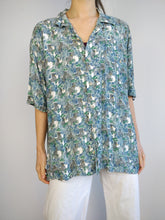 Load image into Gallery viewer, The Green Faces Shirt | Vintage shirt crazy pattern viscose white green blue short sleeve unisex men L
